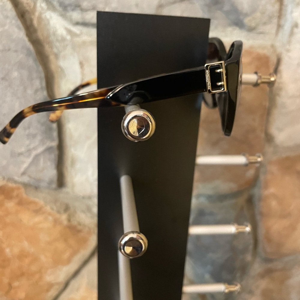 Authentic Burberry sunglasses - Picture 5 of 8